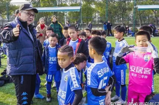 董路总教练，乌尔肯主教练，吴探球探，北京董训启航