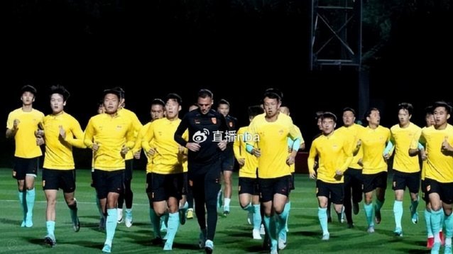 十八岁进国足并打上主力，才能算顶级天赋