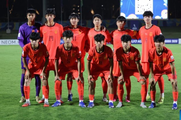 U17天才球员：身高巨怪与技术奇才